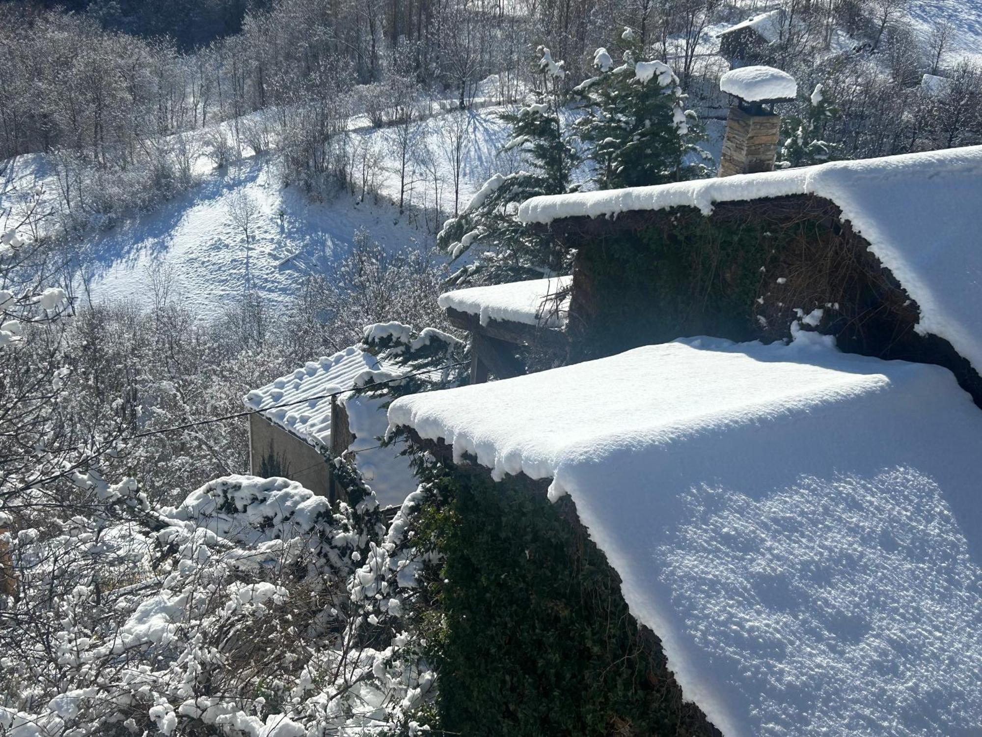 Casa Rural Pirineu Neva ภายนอก รูปภาพ